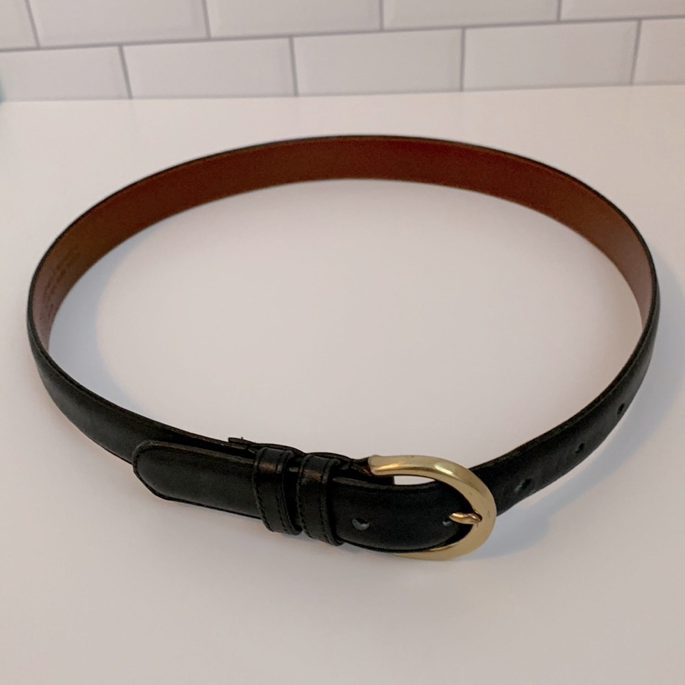 Coach Women’s dark NAVY blue Leather belt with brass buckle.  EUC